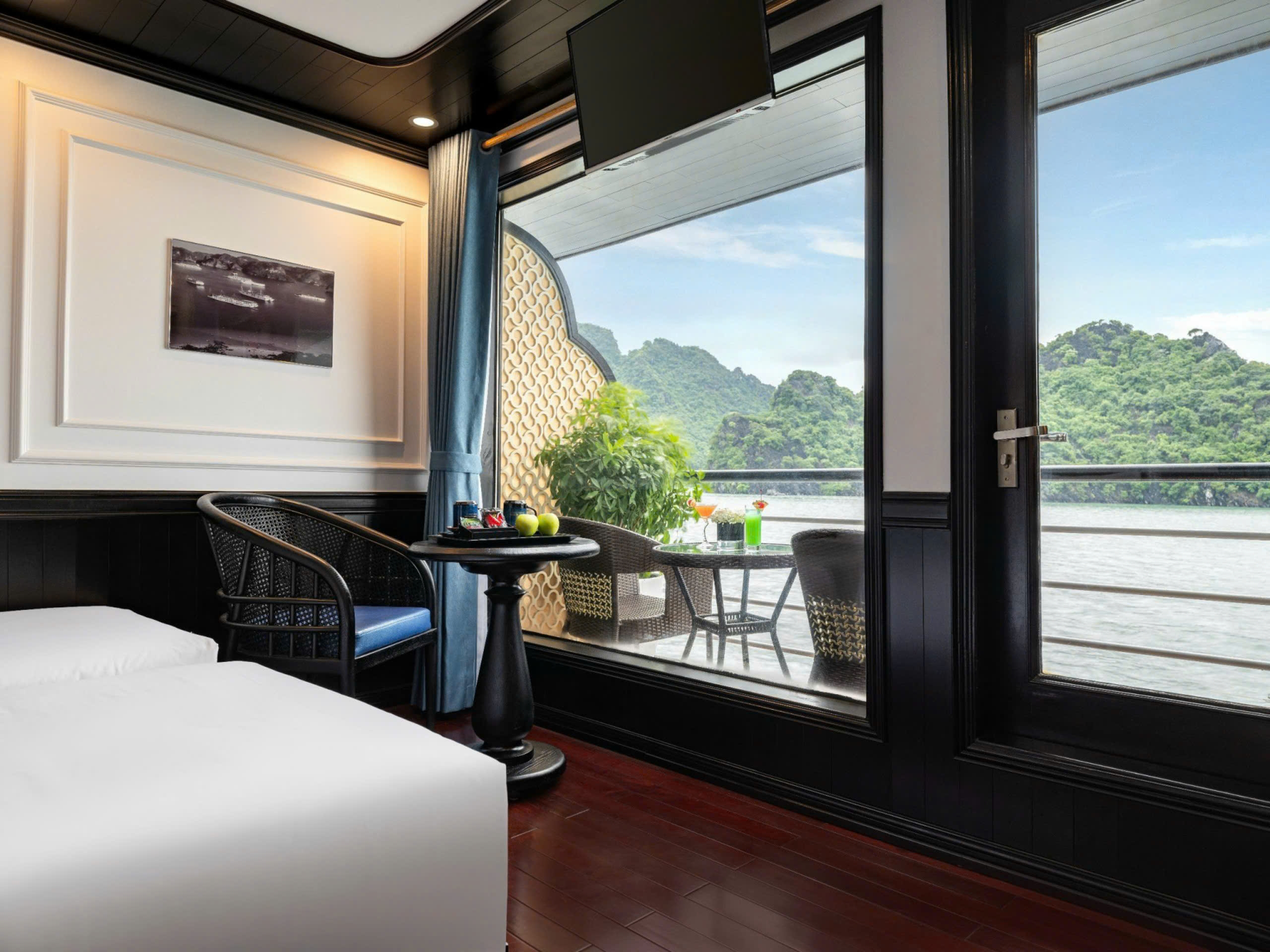 Lacasta Cruise 2D1N Ha Long Bay & Lan Ha Bay tour