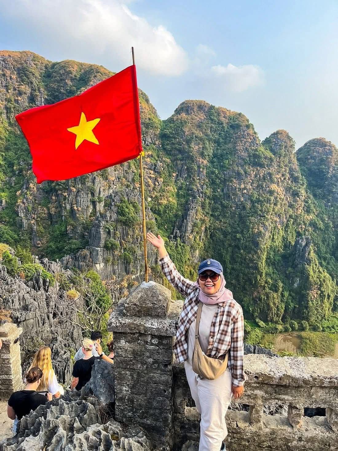 Private Ninh Binh Bear Sanctuary -Trang An- Mua Cave Day Trip